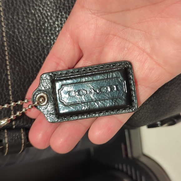 Elegant Black Leather Women's Bag - Picture 2 of 9